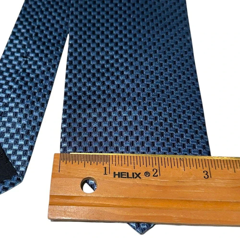 Brooks Brothers 346 Made In USA Woven‎ Pure Silk Dark/Light Blue Squares Tie